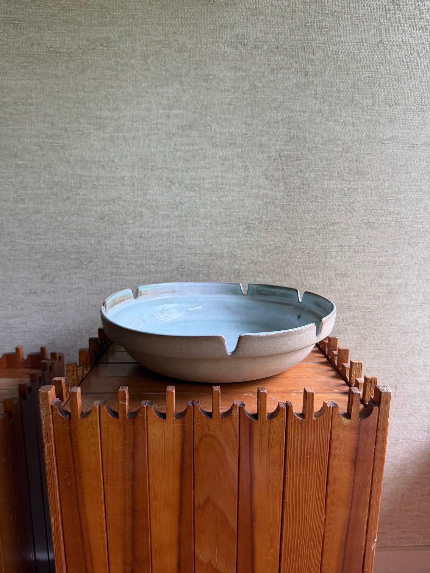 Vintage Handmade Jane and Gordon Martz for Marshall Studios White Green Ceramic Pottery Large Ashtray, ca. 1960's