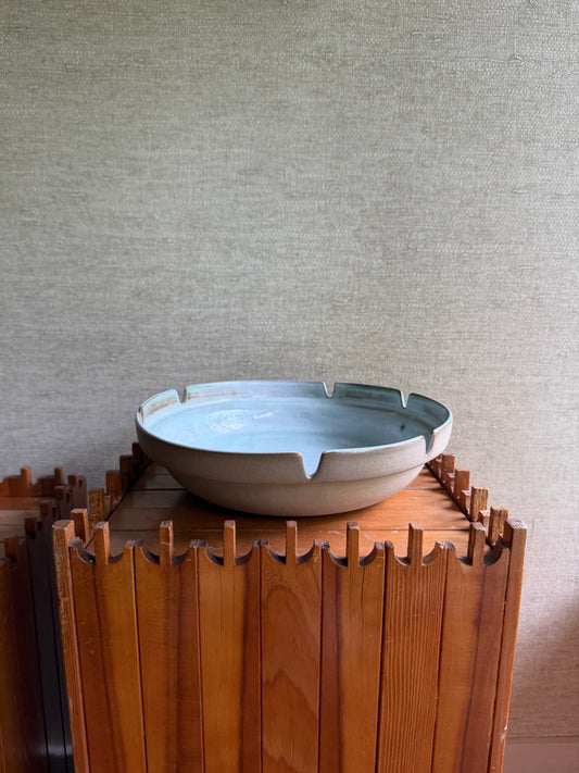 Vintage Handmade Jane and Gordon Martz for Marshall Studios White Green Ceramic Pottery Large Ashtray, ca. 1960's