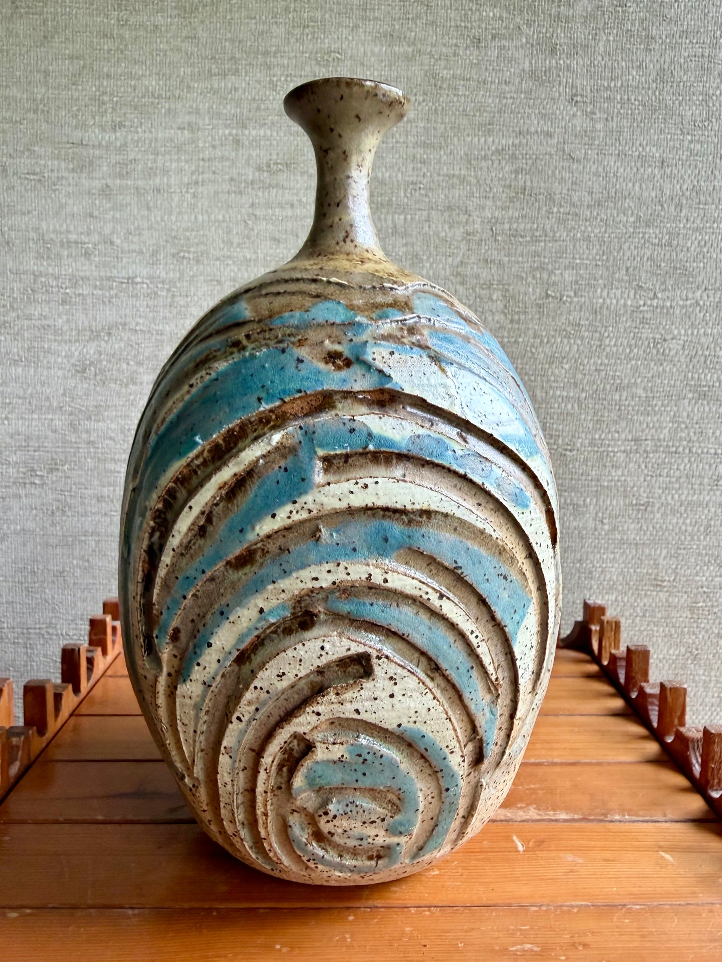 Vintage Handmade One-of-a-Kind White Blue Abstract Stoneware Bottle Vase by Viviane Roux, ca. 1971