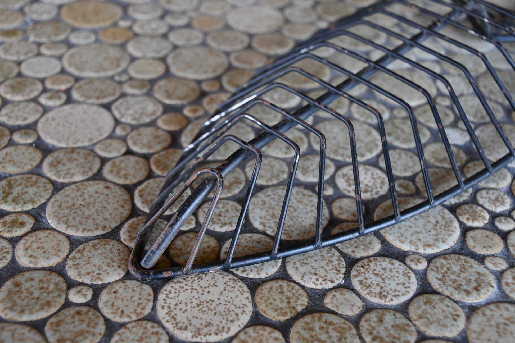 black metal leaf basket 